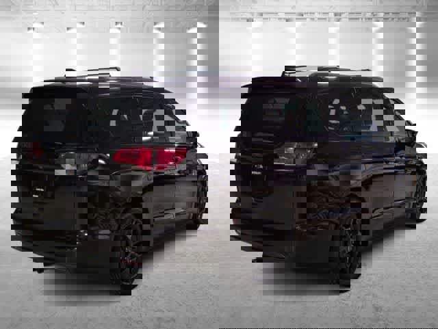 Used 2018 Chrysler Pacifica Touring Plus w/ S Appearance Package image 8