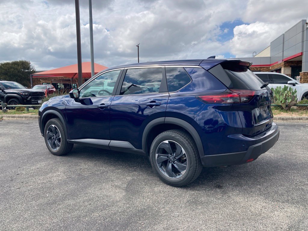 Used 2026 Nissan Rogue SV FWD image 7