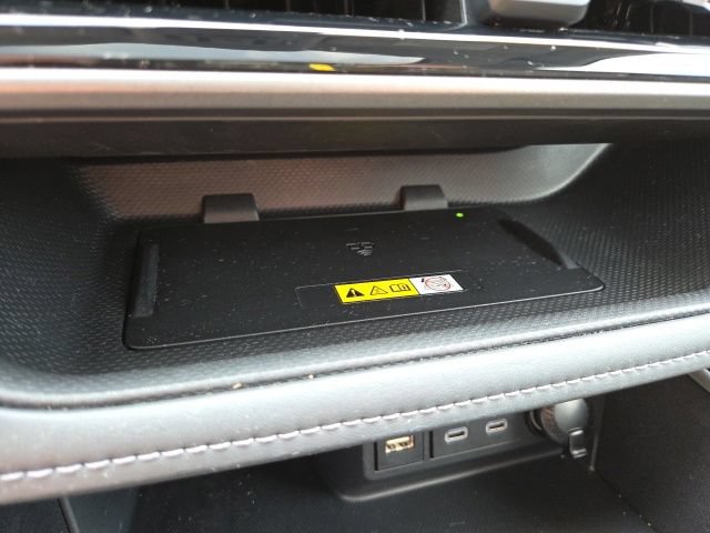 Used 2023 Toyota Highlander XLE AWD/4WD image 19