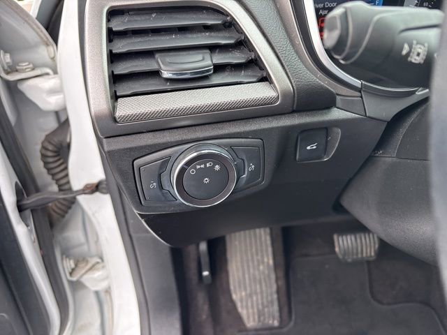 Used 2019 Ford Fusion SE image 18