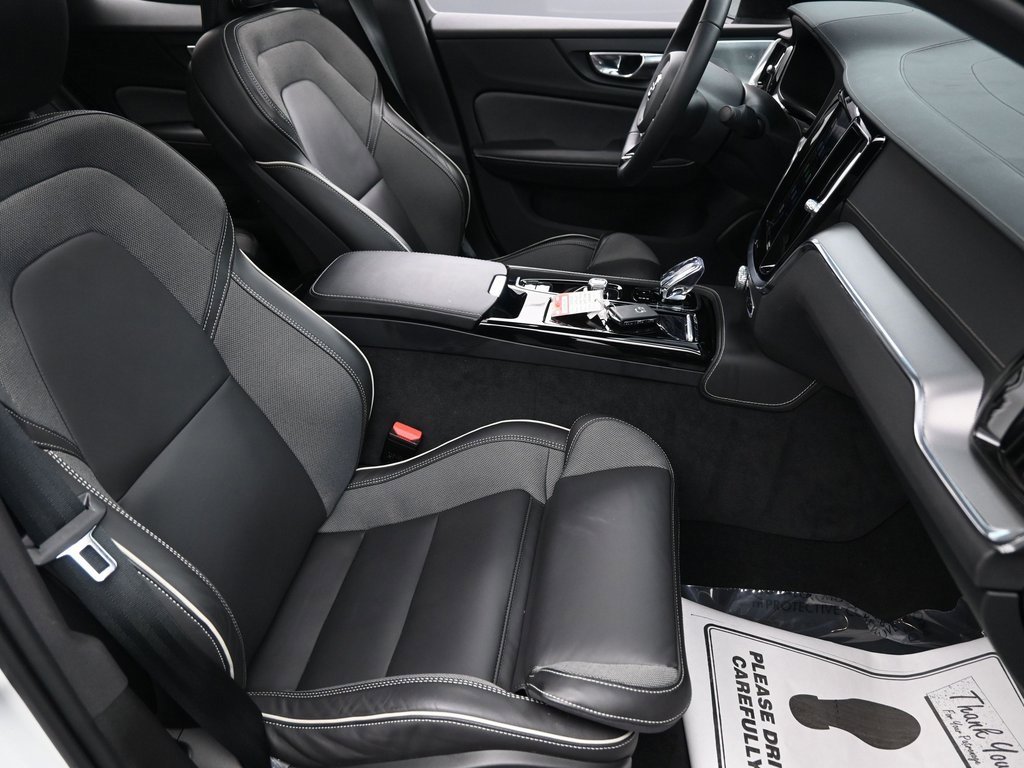 Used 2023 Volvo S60 T8 Ultimate image 34