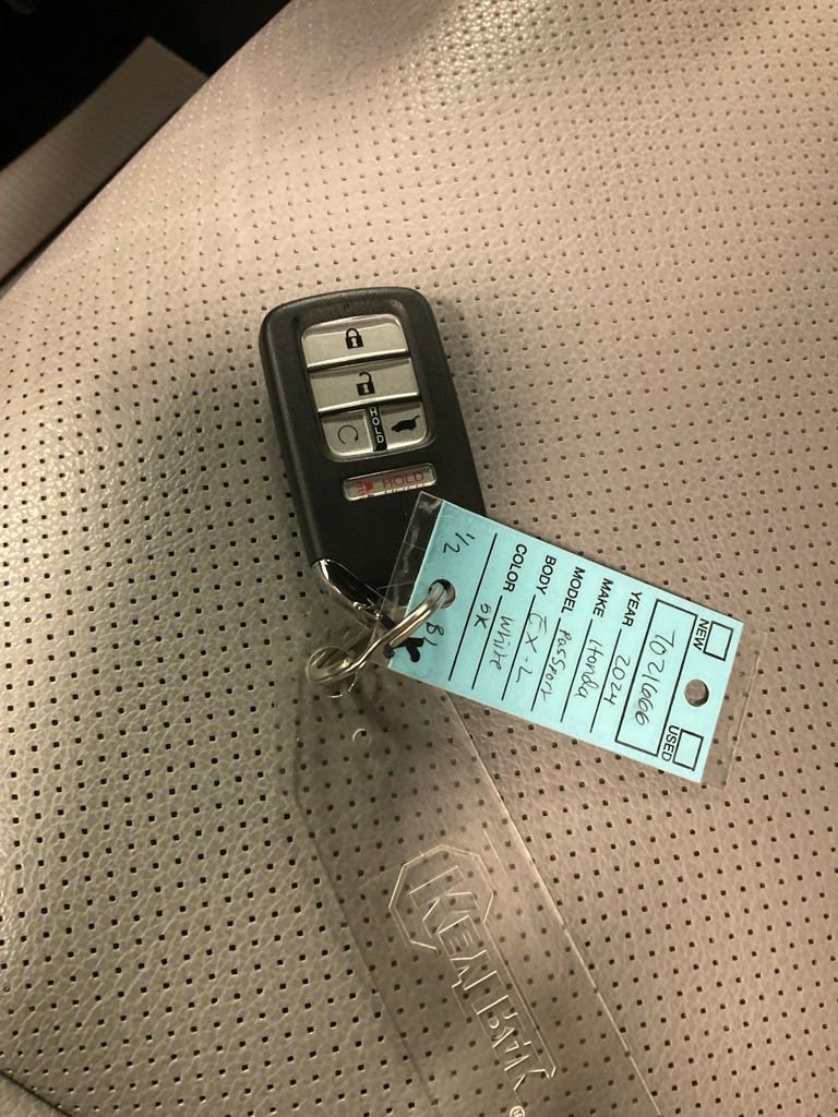 Used 2024 Honda Passport EX-L image 34
