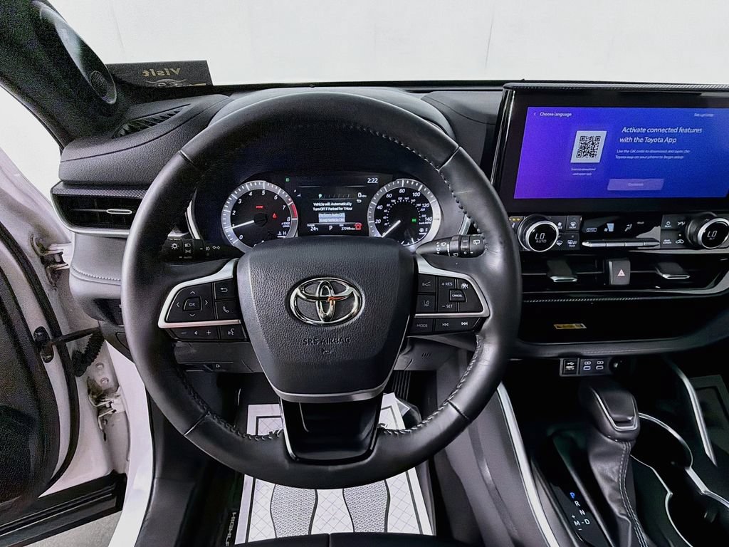 Used 2024 Toyota Highlander XSE AWD/4WD image 11