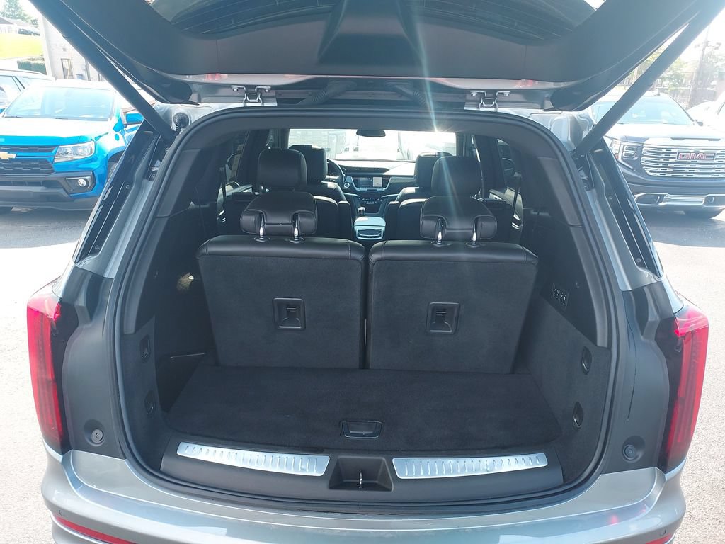 Used 2024 Cadillac XT6 Premium Luxury FWD image 10