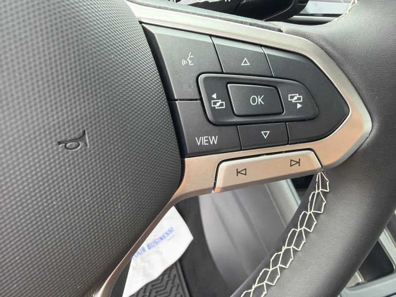 Used 2025 Volkswagen Tiguan SE AWD/4WD image 31