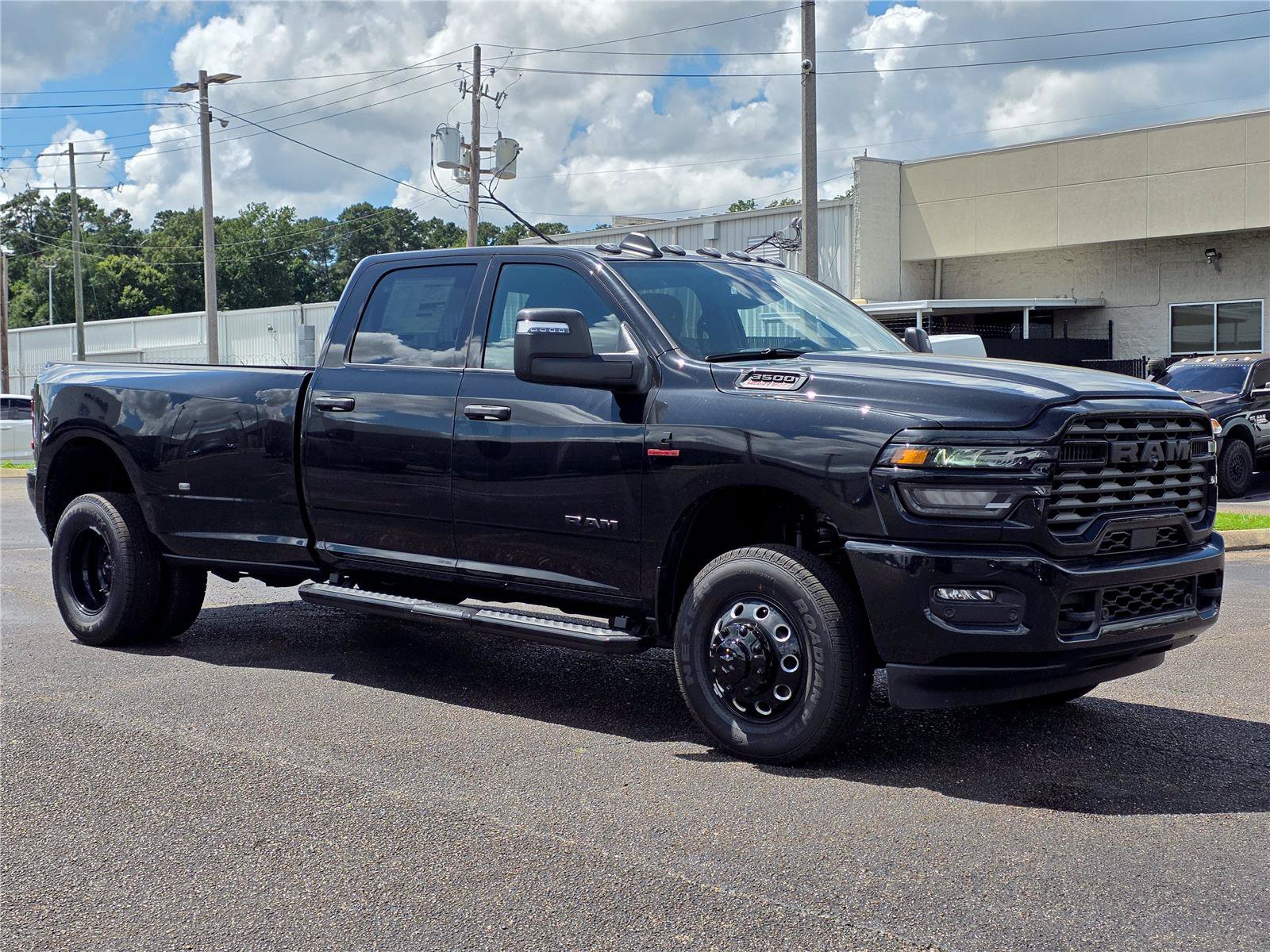 New 2026 RAM 3500 Big Horn AWD/4WD image 3
