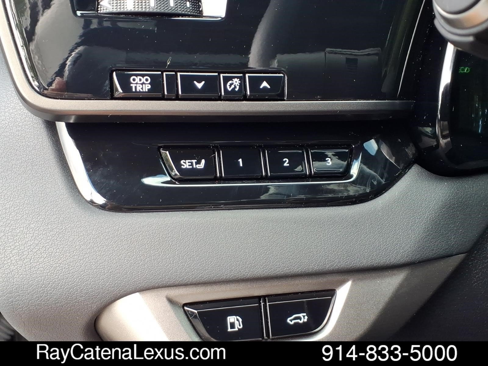 Certified 2025 Lexus RX 350h w/ Accessory Package AWD/4WD image 11