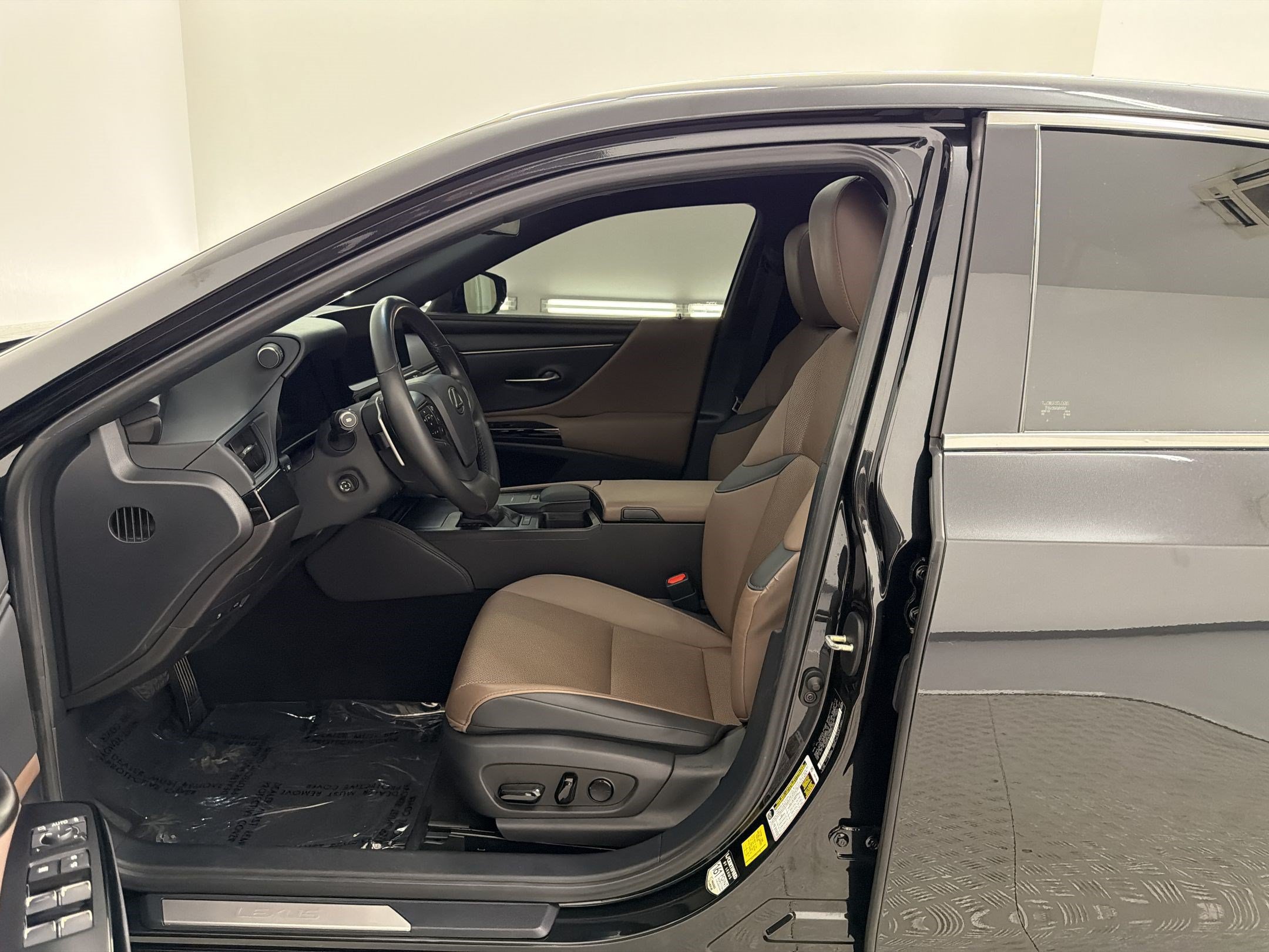Certified 2022 Lexus ES 350 w/ Premium Package FWD image 5
