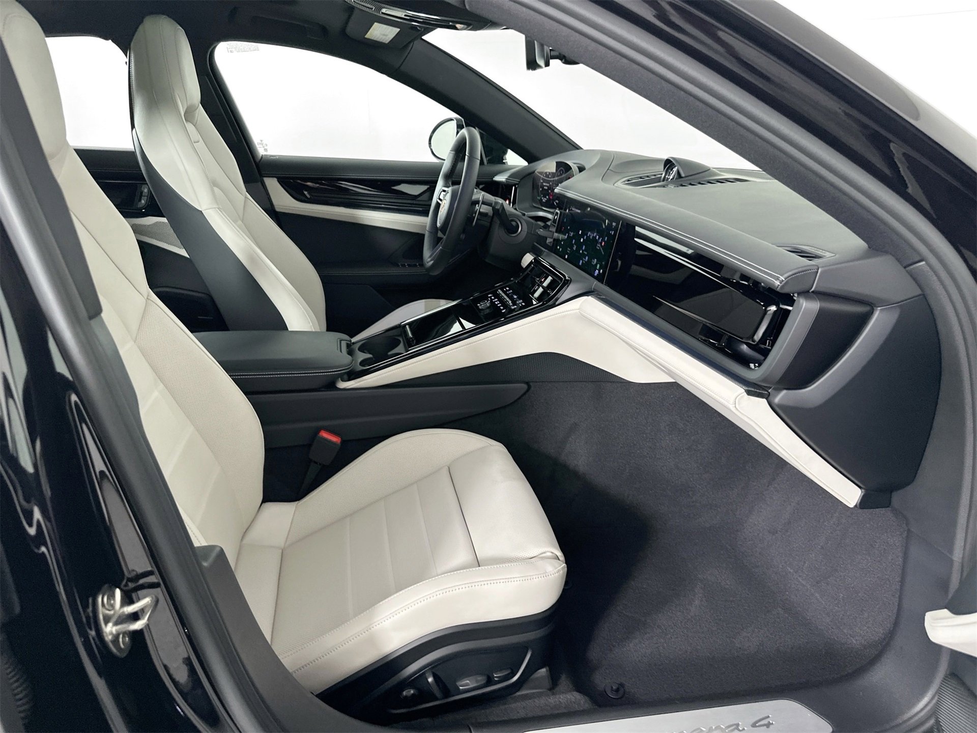 New 2026 Porsche Panamera 4 image 28