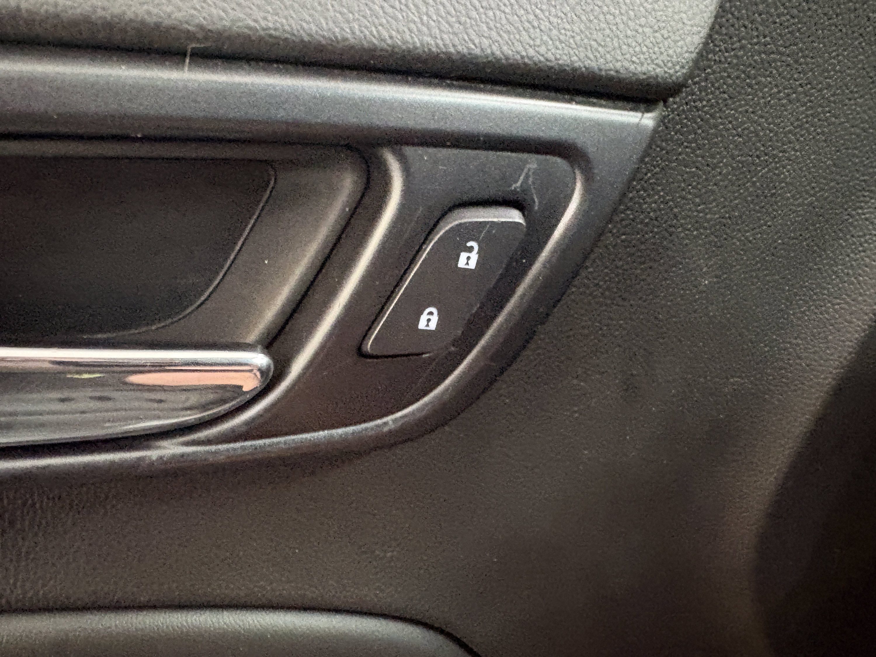 Used 2015 Chevrolet Suburban LT AWD/4WD image 21