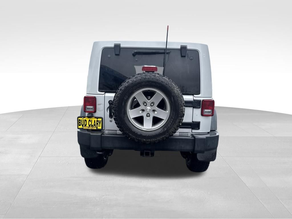 Used 2012 Jeep Wrangler Unlimited Rubicon w/ Connectivity Group AWD/4WD image 10