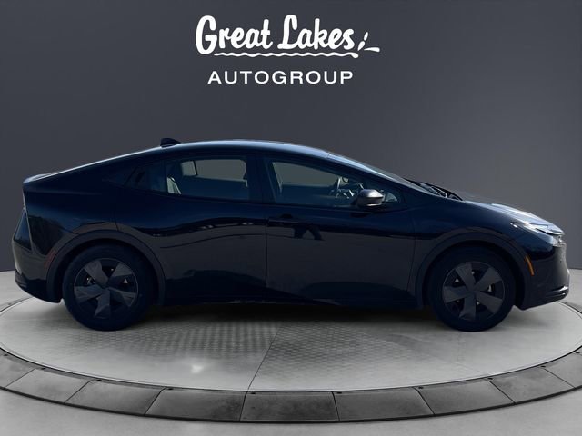 Used 2025 Toyota Prius LE image 6