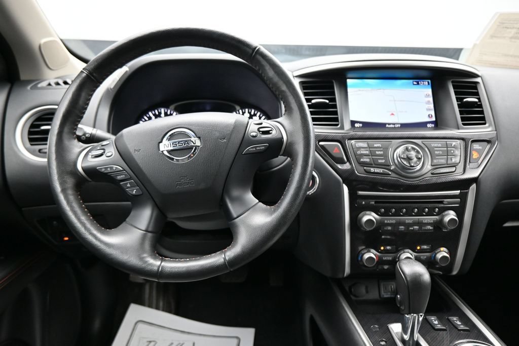 Used 2020 Nissan Pathfinder SL AWD/4WD image 16