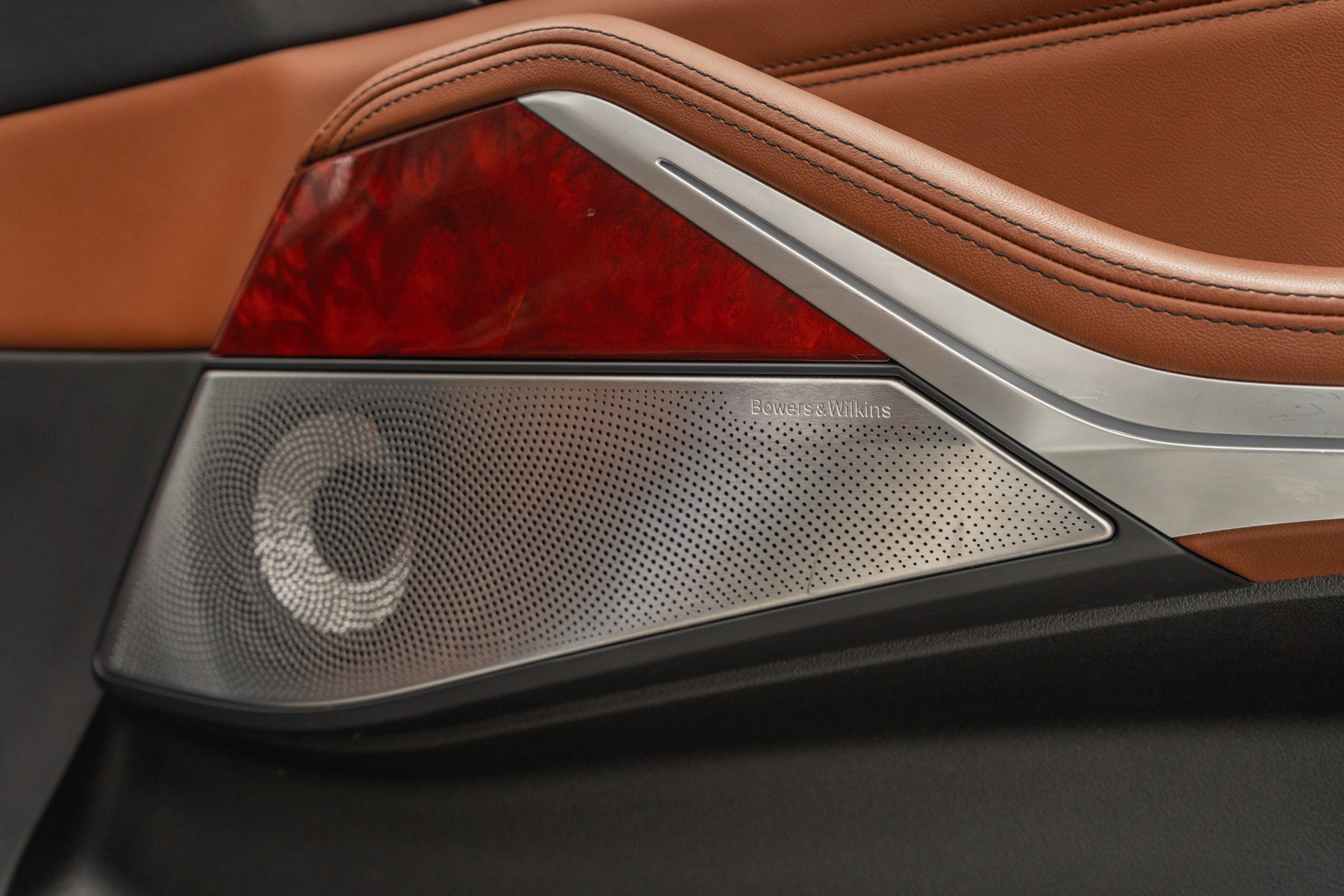 Used 2024 BMW ALPINA XB7 image 43