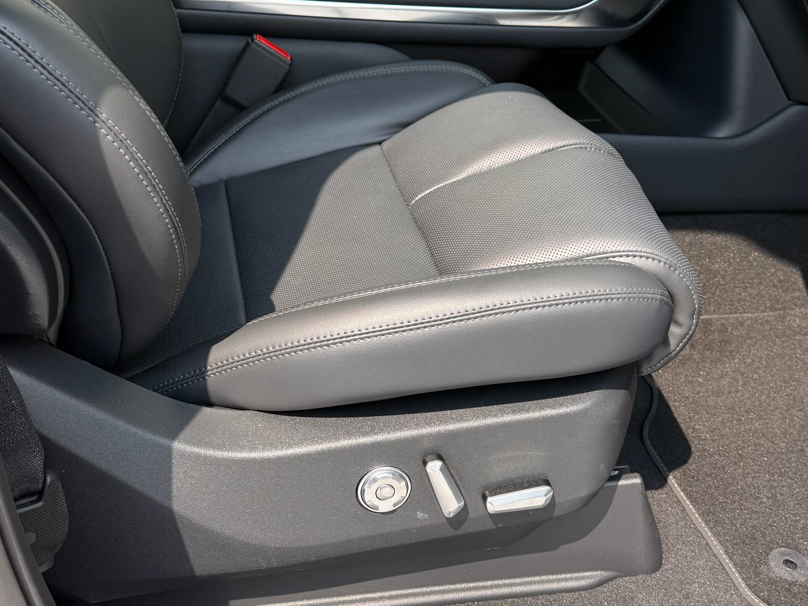 New 2027 Lincoln Navigator L Premier AWD/4WD image 10