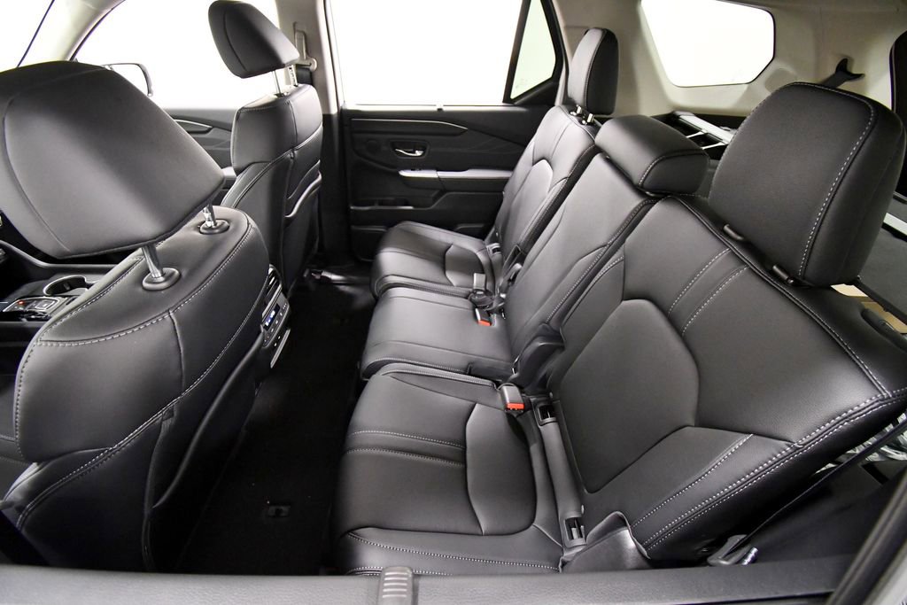 New 2026 Honda Pilot Touring image 14