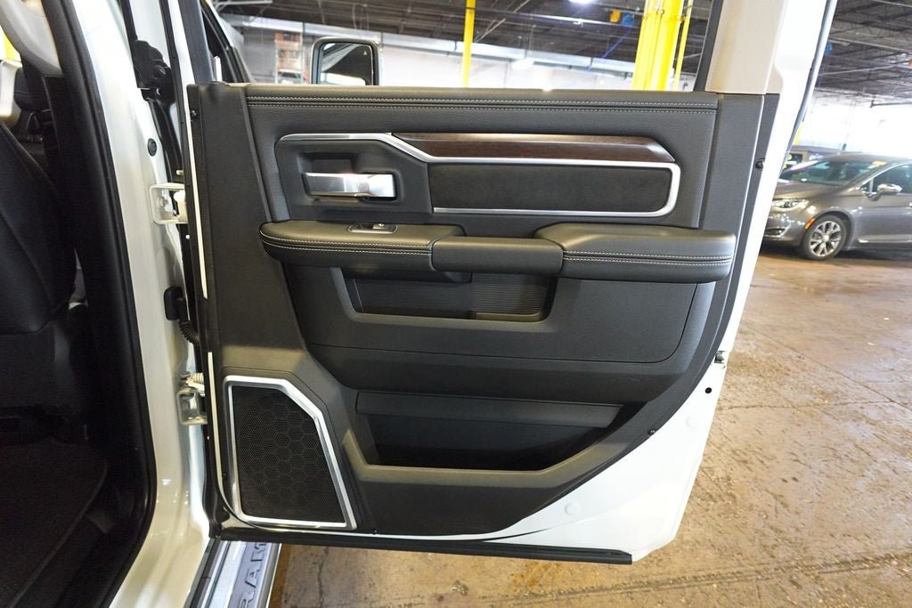 Used 2024 RAM 2500 Laramie AWD/4WD image 29