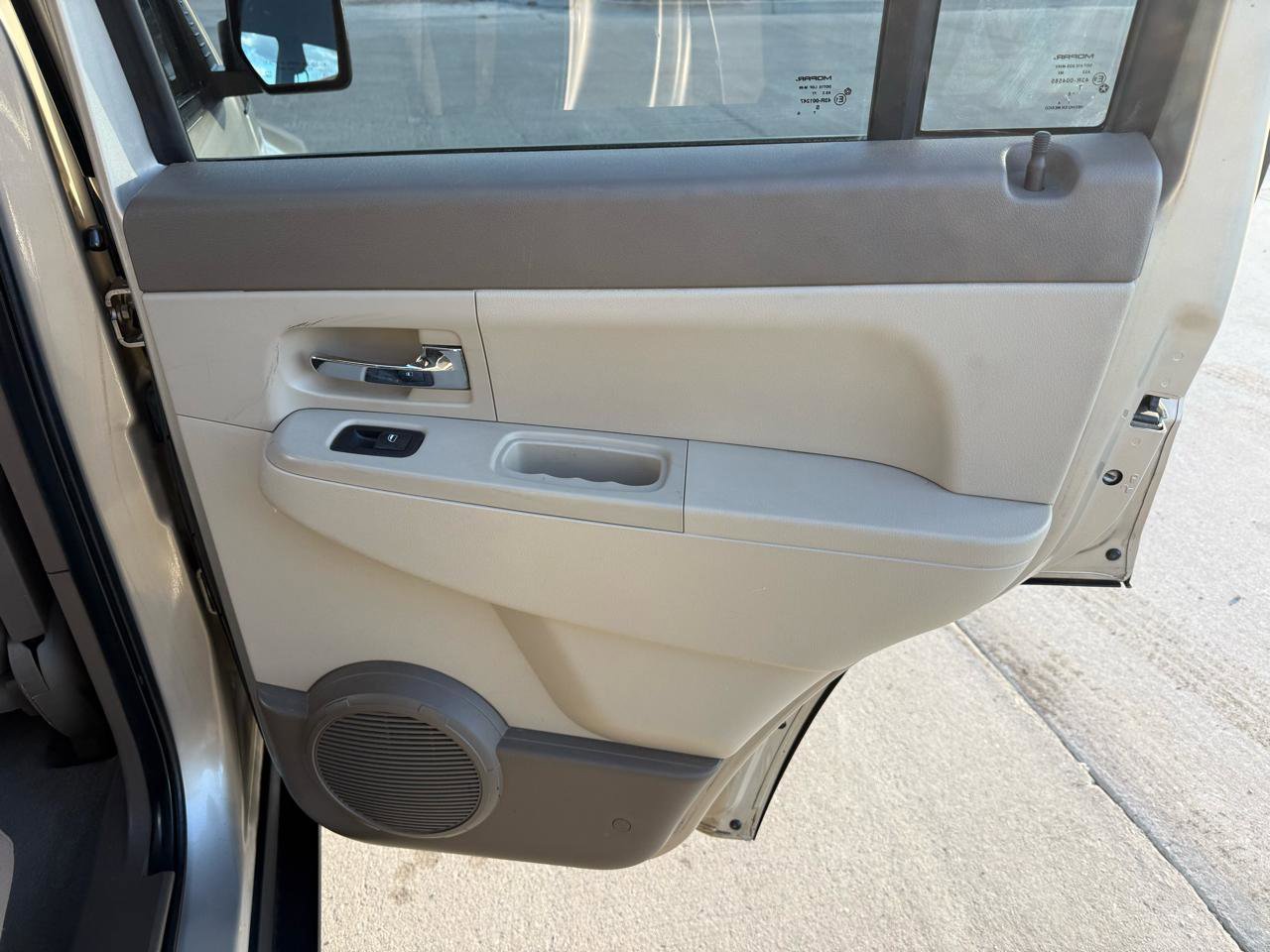 Used 2011 Jeep Liberty Sport image 19