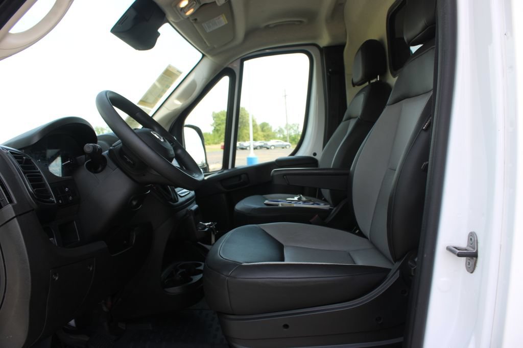 Used 2024 RAM ProMaster 2500 w/ Convenience Group FWD image 18