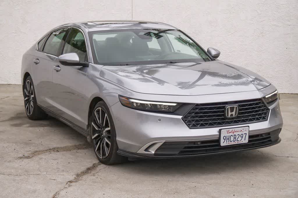 Used 2023 Honda Accord Touring image 3