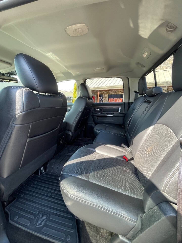 Used 2017 RAM 1500 Laramie w/ Convenience Group AWD/4WD image 16
