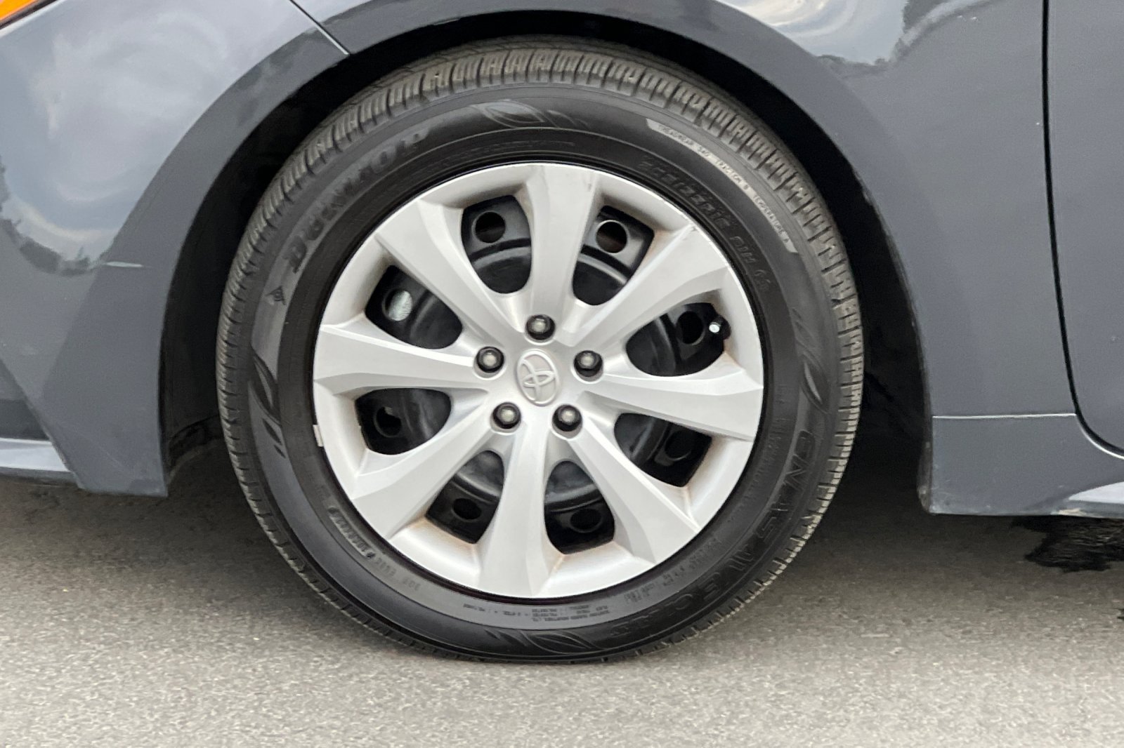Used 2025 Toyota Corolla LE FWD image 28