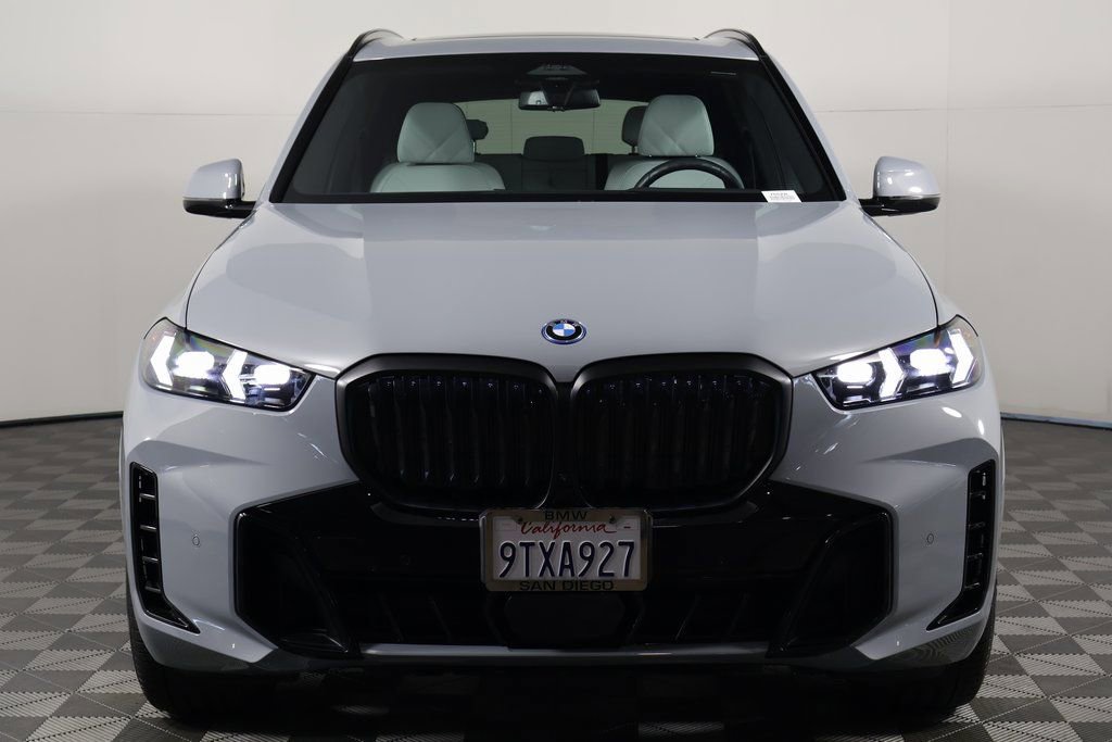 Used 2025 BMW X5 xDrive50e w/ M Sport Package image 2