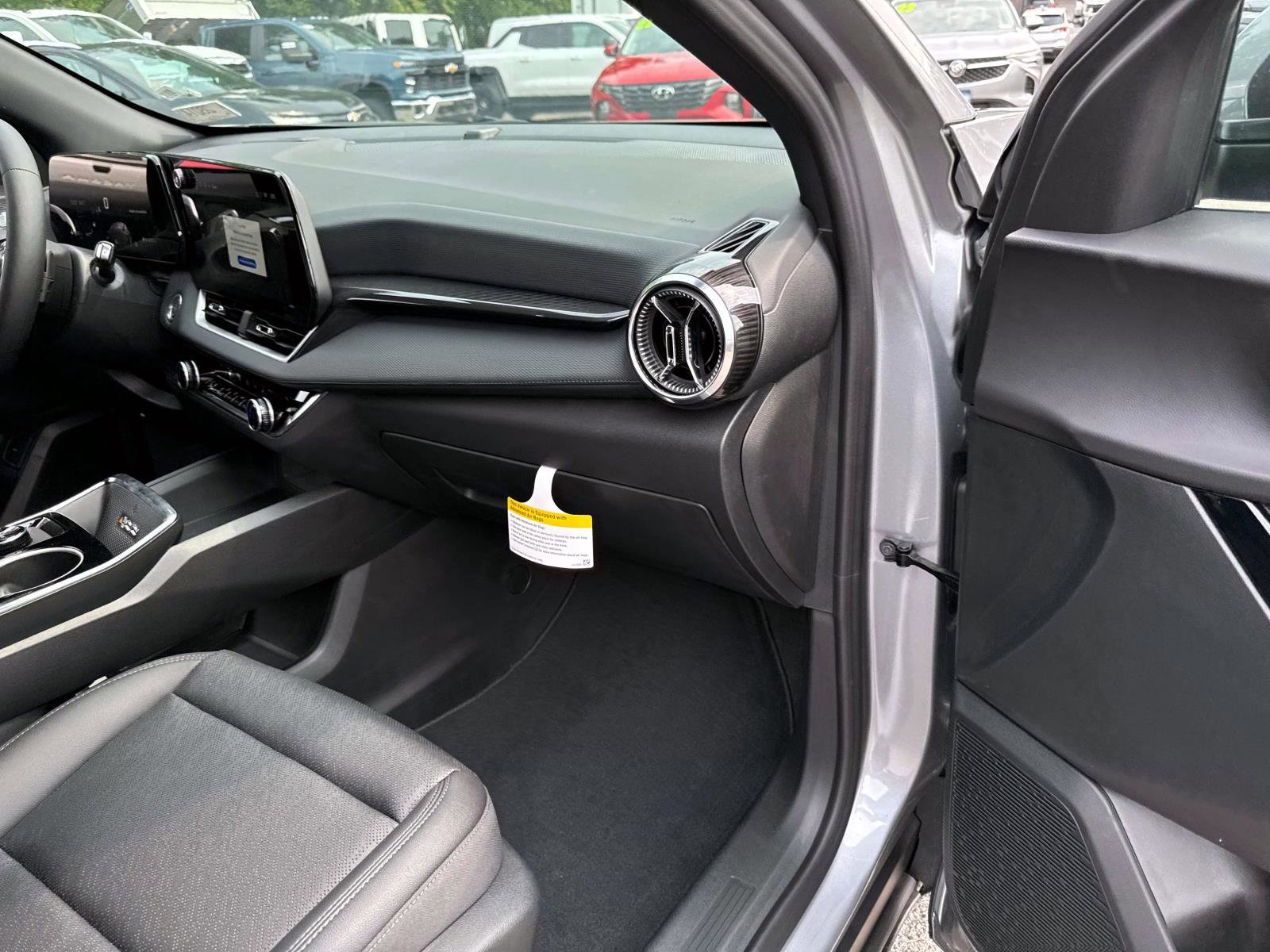 New 2026 Chevrolet Equinox LT w/ Convenience Package II image 7