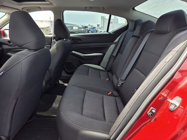 Used 2024 Nissan Altima 2.5 SV w/ SV Premium Package FWD image 11