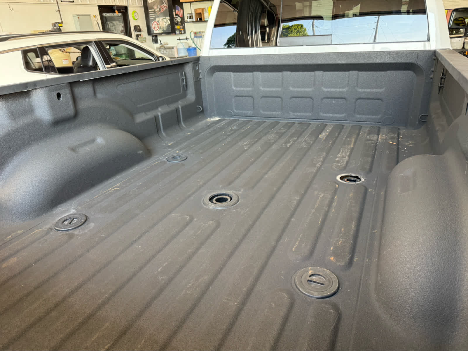 Used 2025 RAM 3500 Limited AWD/4WD image 28