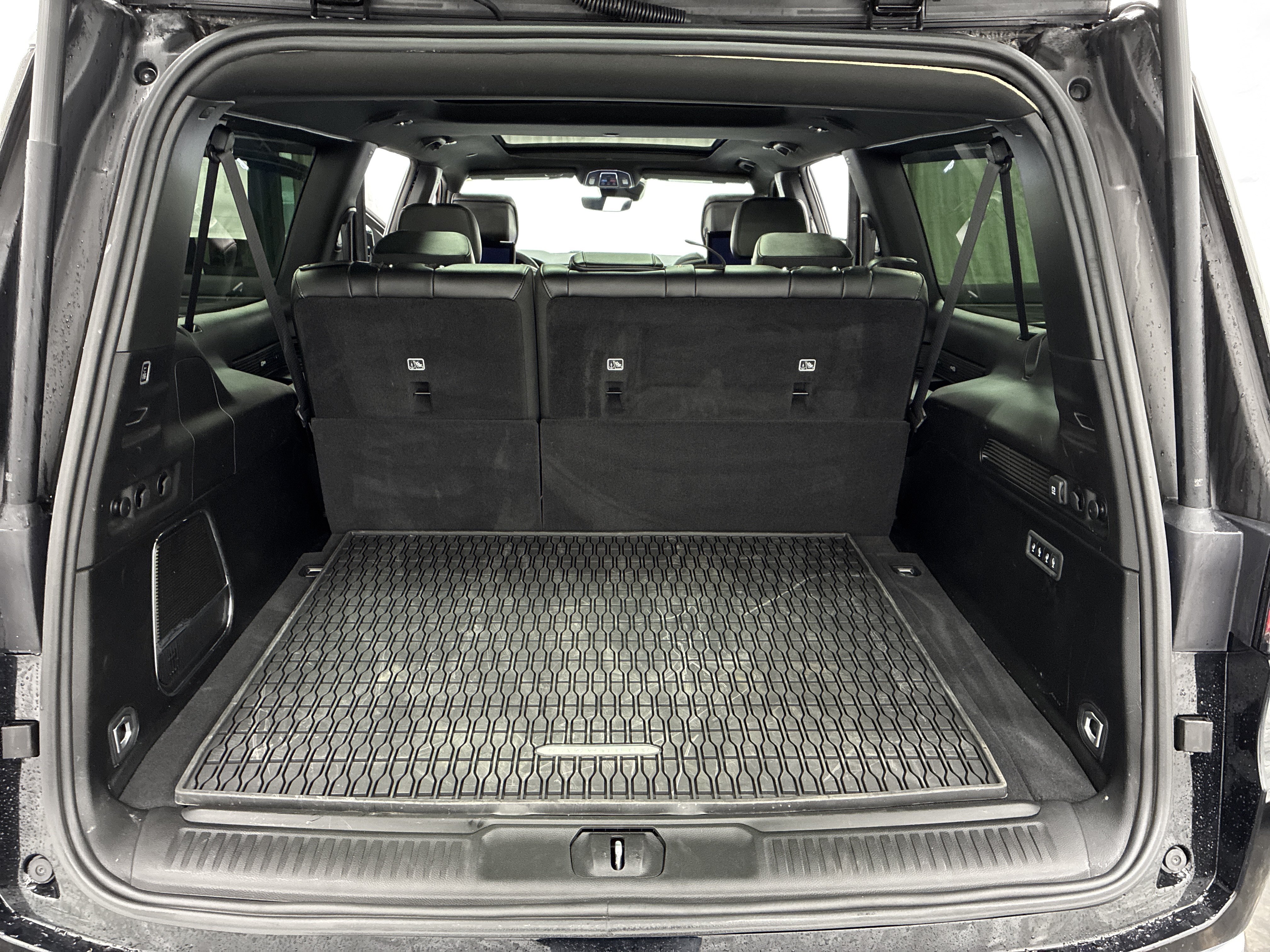 Certified 2024 Jeep Wagoneer L Series III w/ Premium Group I AWD/4WD image 9