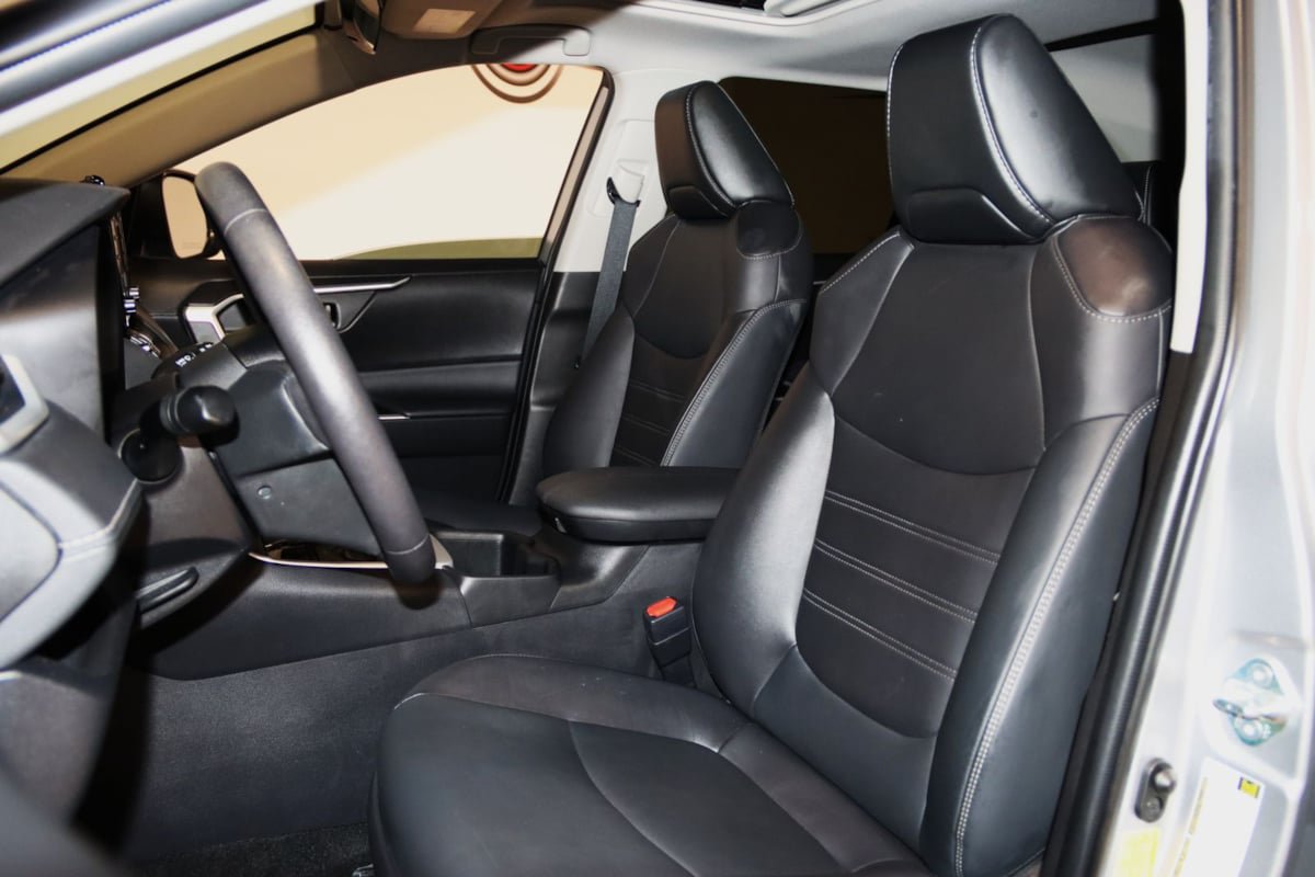 Used 2022 Toyota RAV4 XLE Premium AWD/4WD image 33