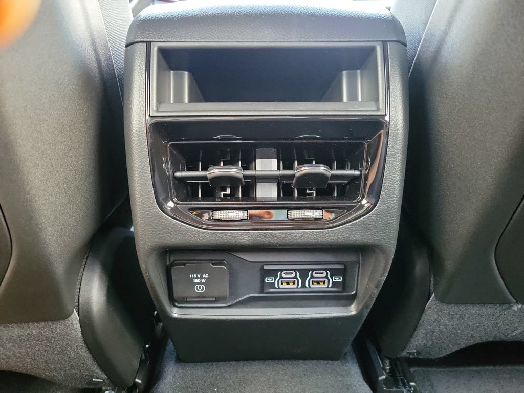 New 2026 Jeep Grand Cherokee Laredo X RWD image 11