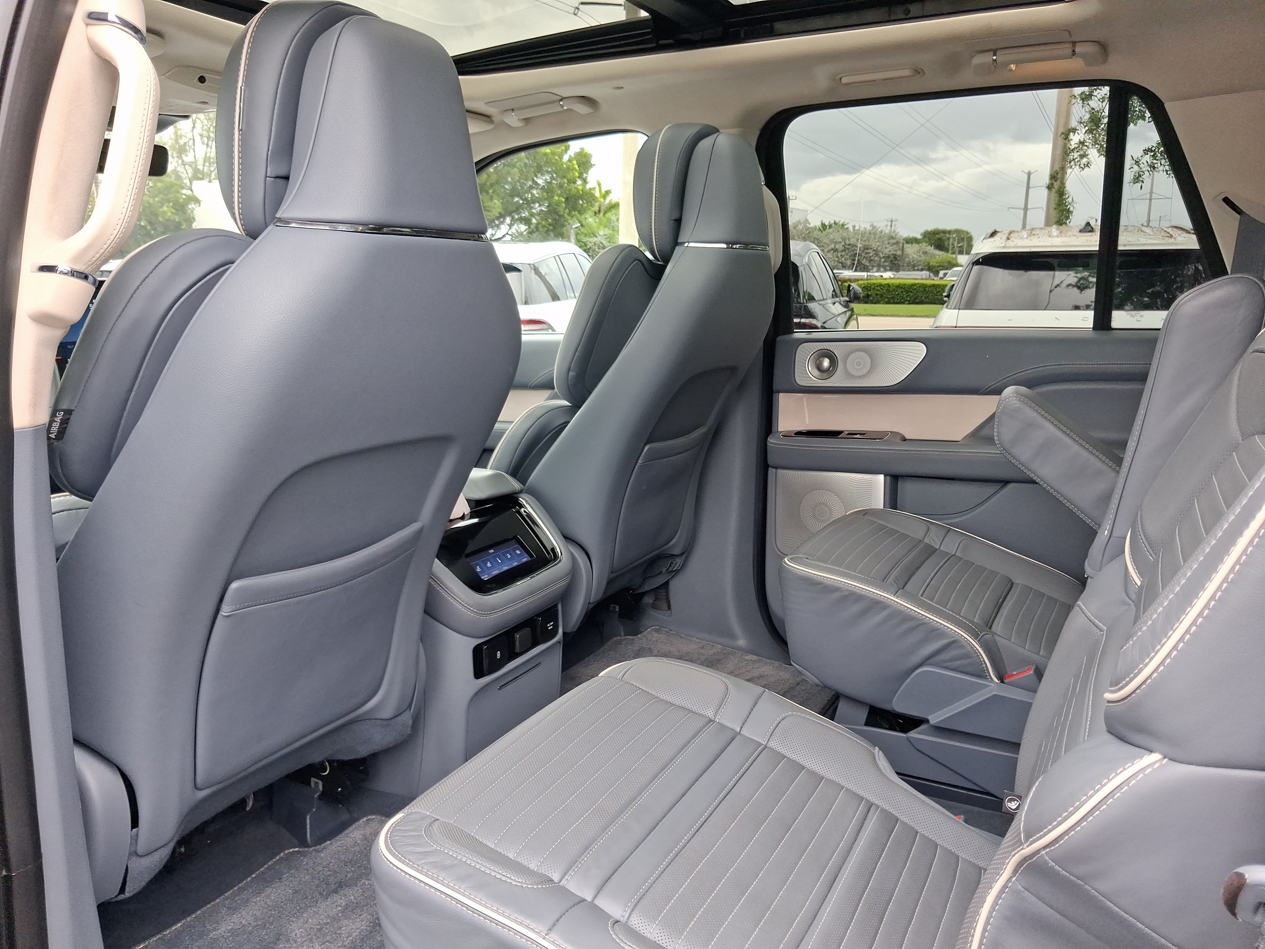 Used 2022 Lincoln Navigator L Black Label AWD/4WD image 5