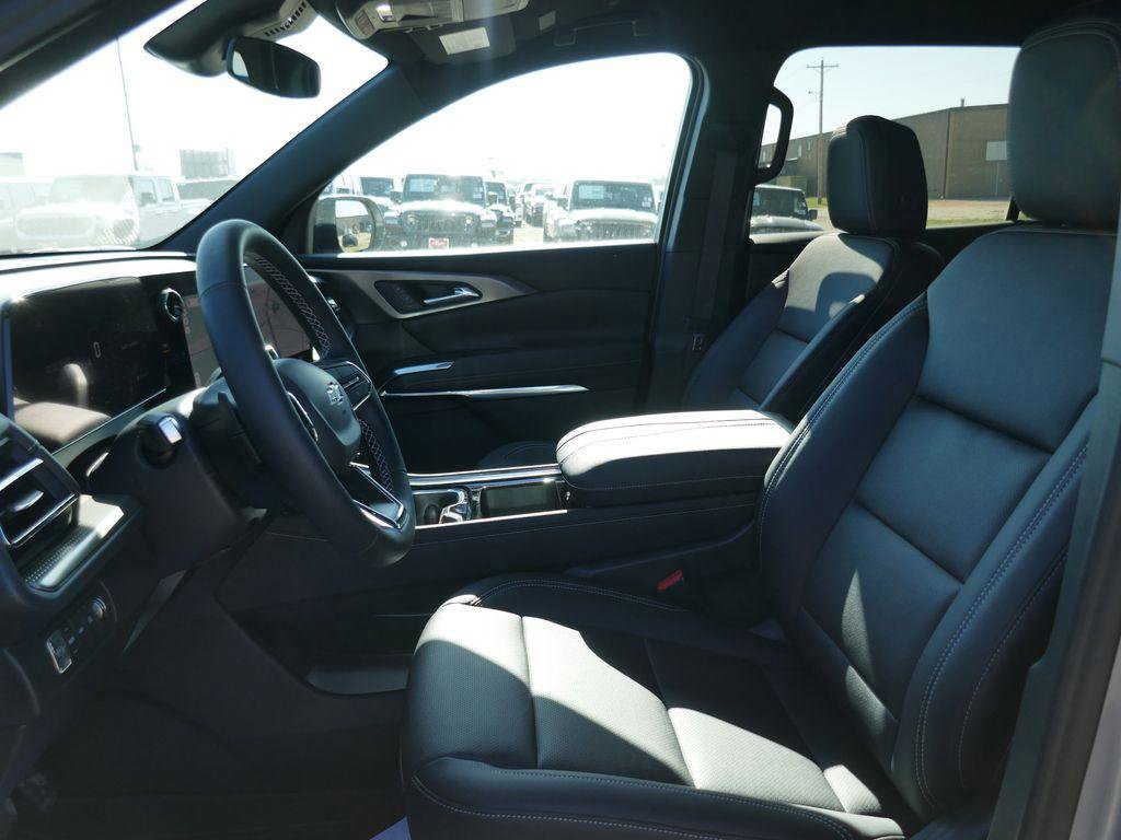 New 2026 Chevrolet Traverse LT image 16