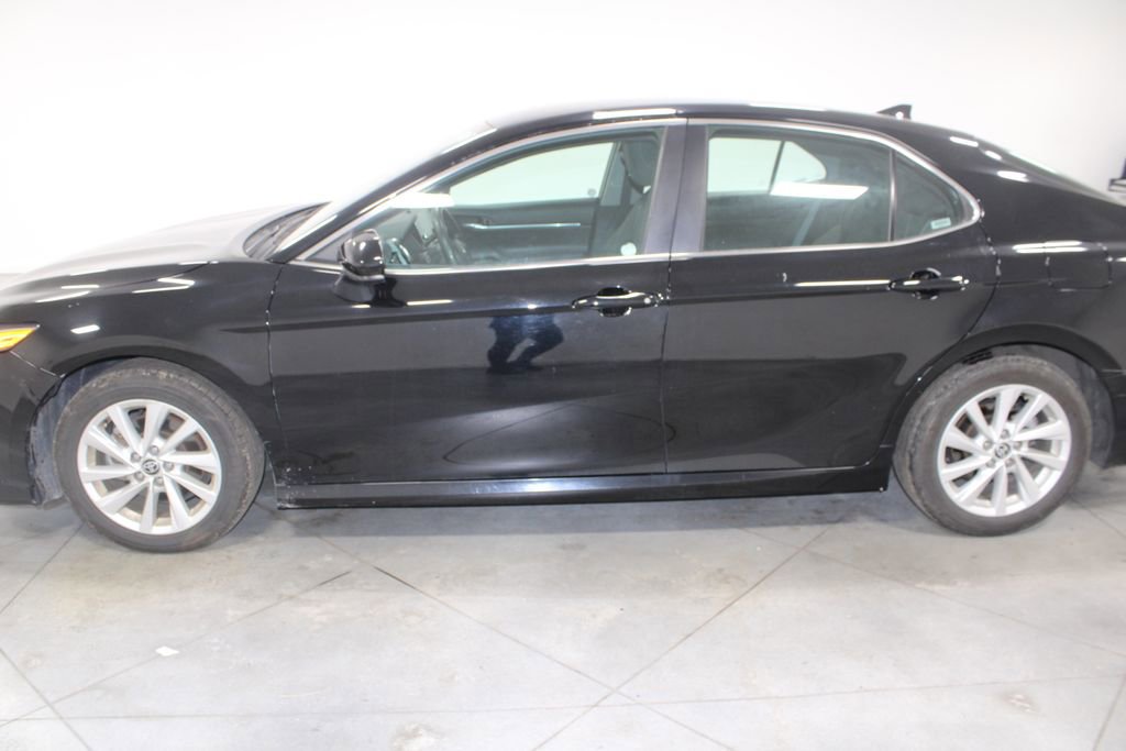Used 2024 Toyota Camry LE image 6