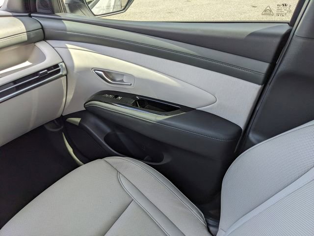 Used 2025 Hyundai Tucson Limited image 18
