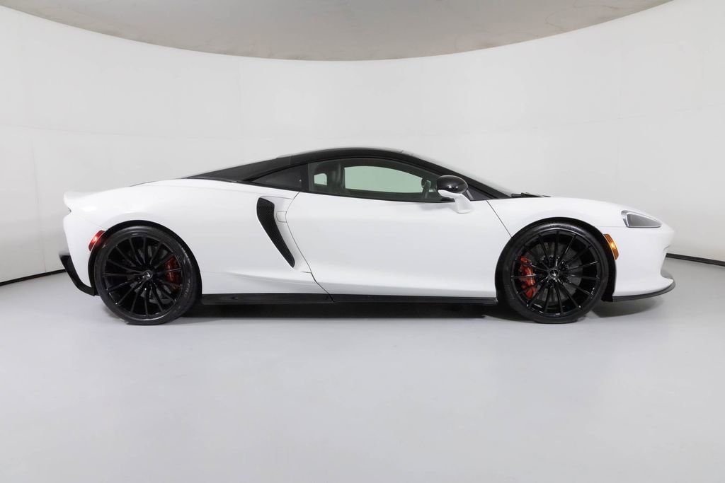 Used 2022 McLaren GT image 18