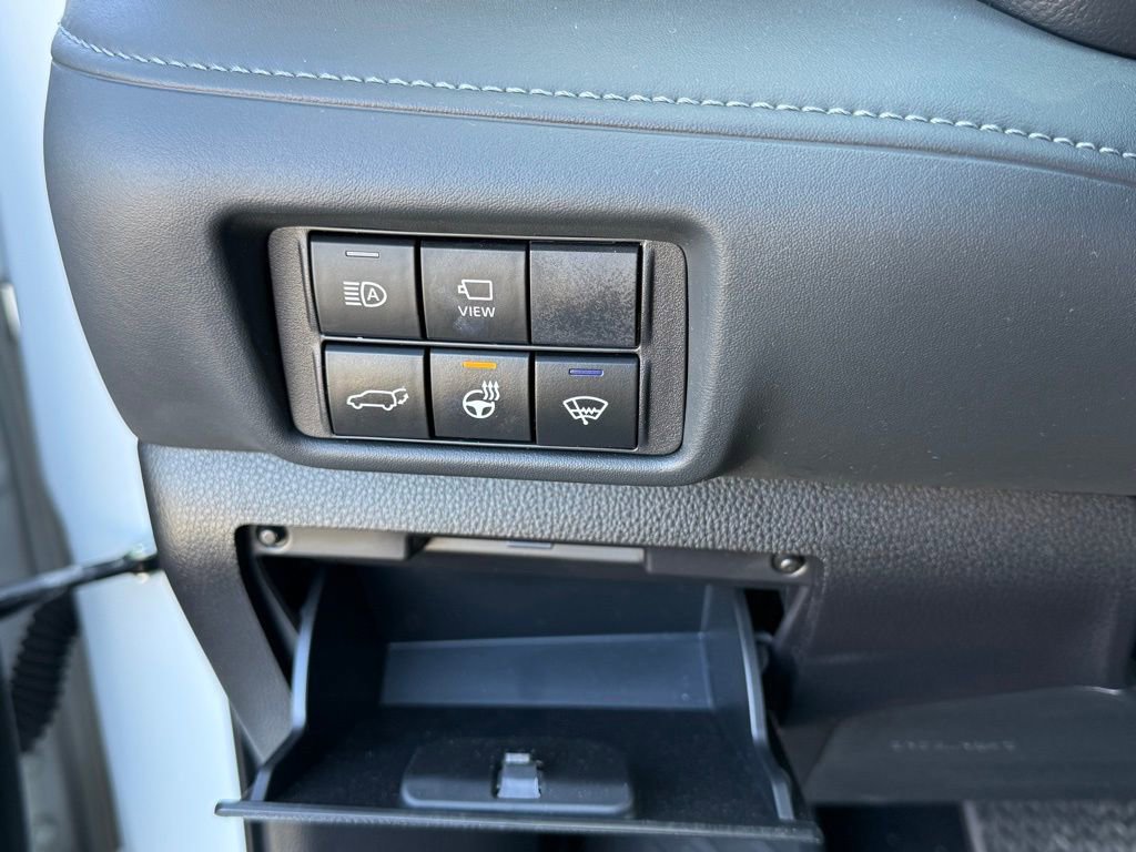 Used 2022 Toyota Highlander Platinum AWD/4WD image 26