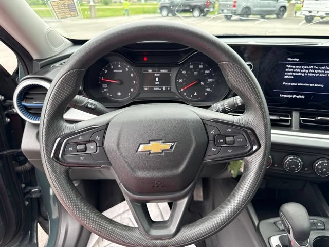 Used 2025 Chevrolet Trax LS w/ LS Convenience Package FWD image 22