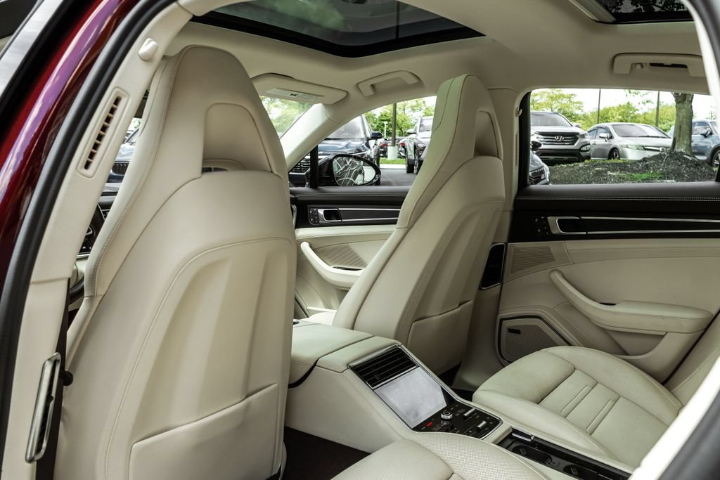 Used 2023 Porsche Panamera 4 Platinum Edition w/ Sportdesign Package AWD/4WD image 29