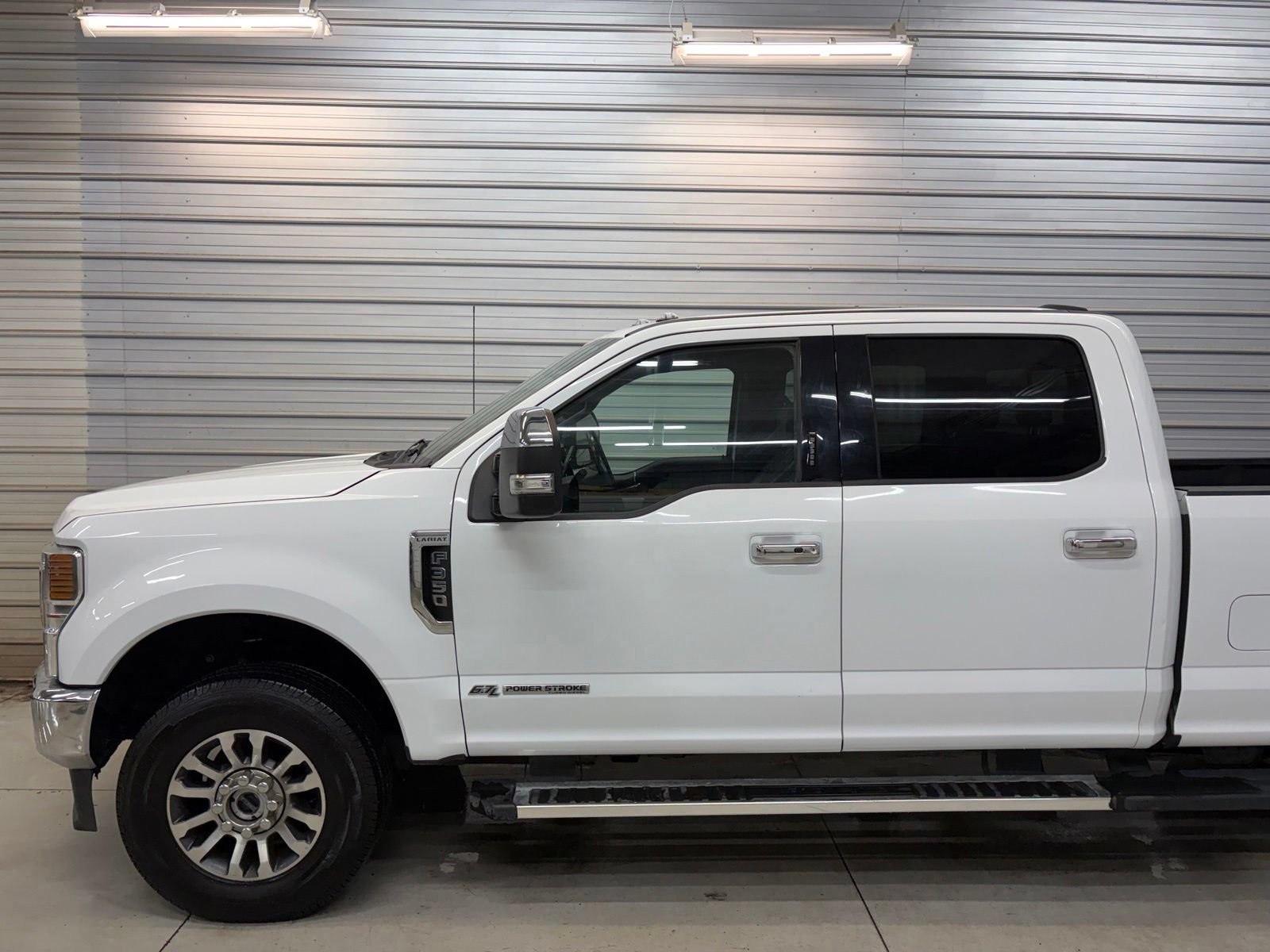 Used 2022 Ford F350 Lariat w/ Lariat Ultimate Package AWD/4WD image 3