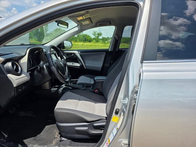 Used 2014 Toyota RAV4 LE AWD/4WD image 4