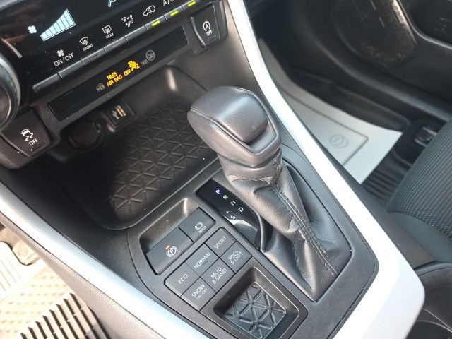 Used 2023 Toyota RAV4 LE image 20