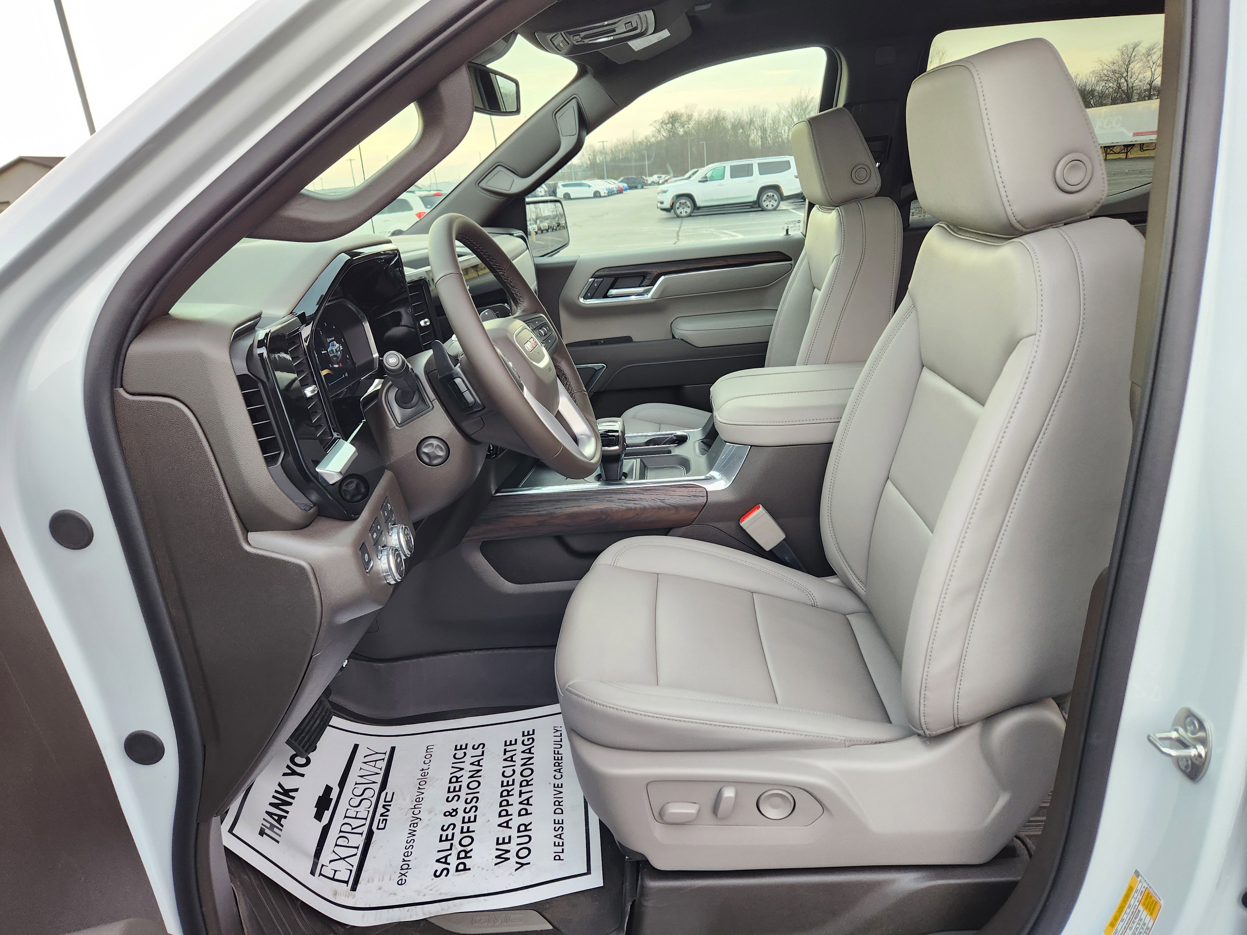 New 2026 GMC Sierra 1500 SLT w/ SLT Premium Plus Package image 9