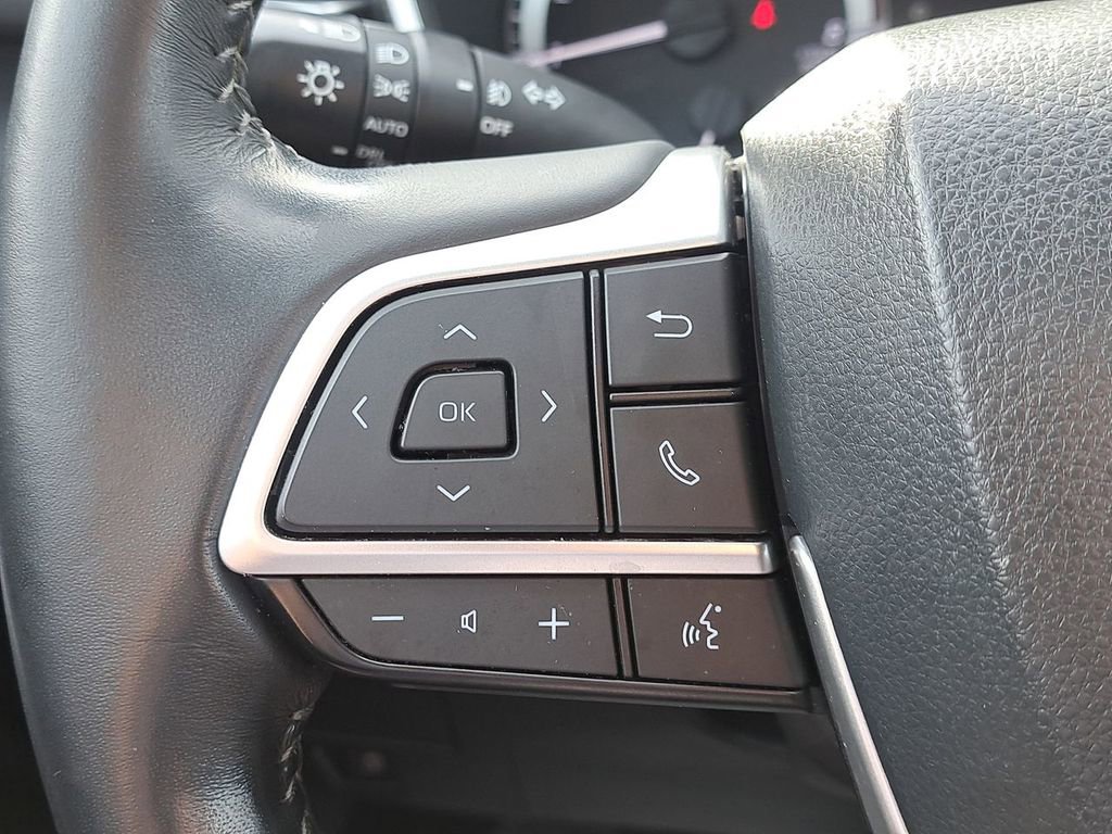 Used 2023 Toyota Highlander XSE image 27