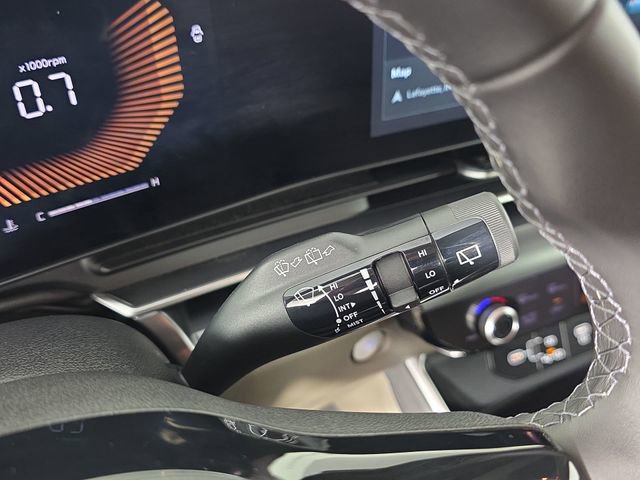 Used 2025 Kia Carnival FWD image 32