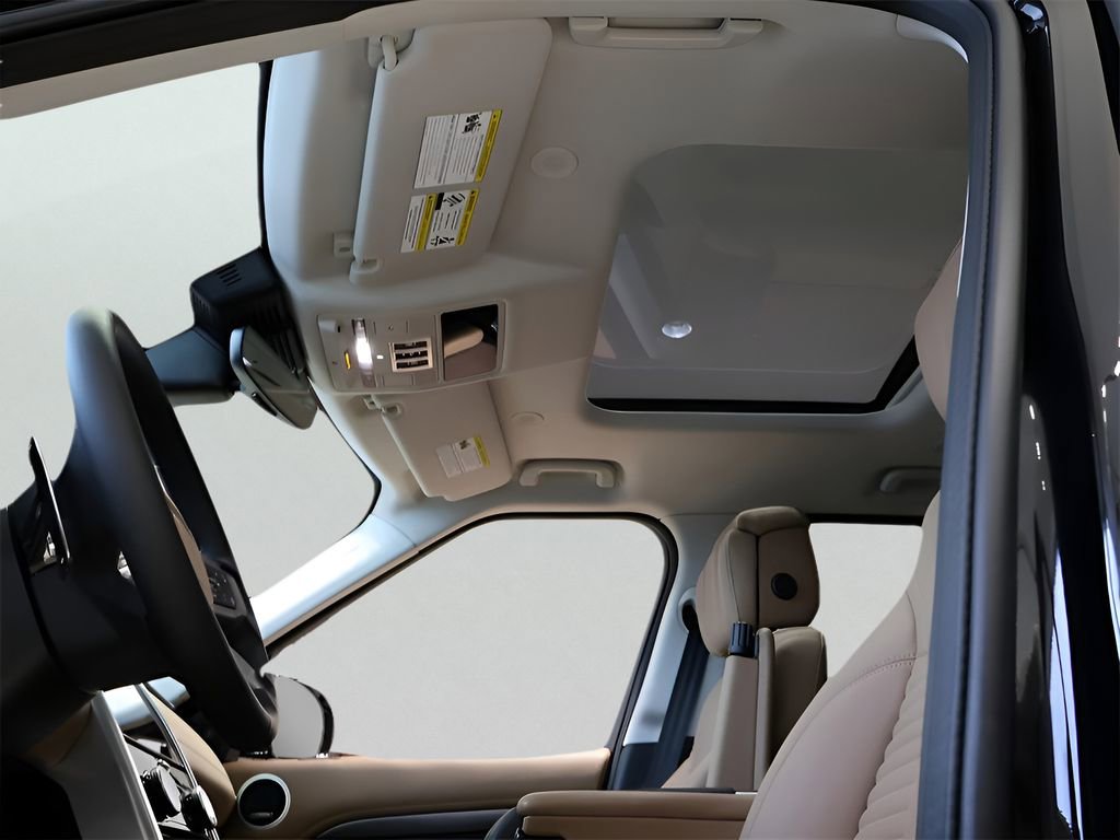Certified 2025 Land Rover Discovery Metropolitan Edition image 78