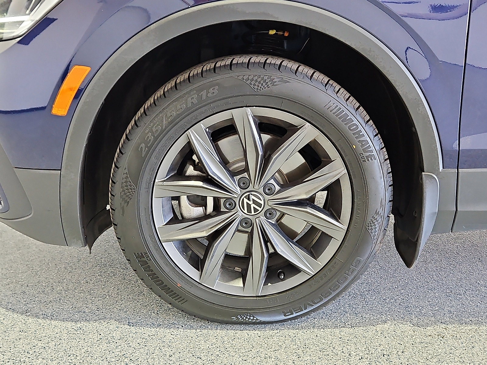 Certified 2023 Volkswagen Tiguan SE w/ Panoramic Sunroof Package FWD image 5