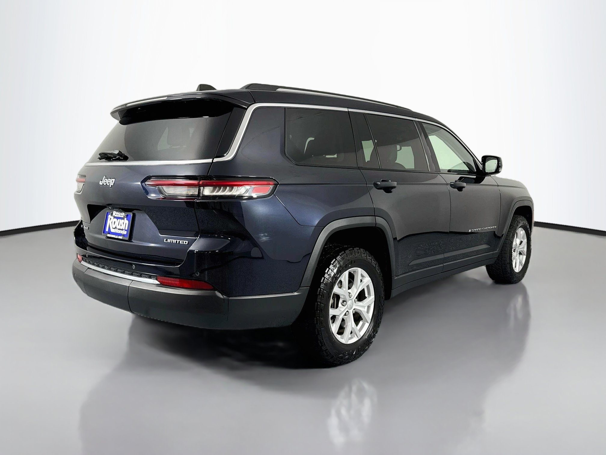 Used 2023 Jeep Grand Cherokee L Limited w/ Trailer Tow Group (B) AWD/4WD image 5